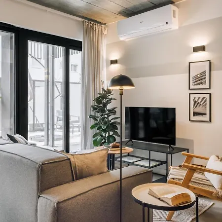Peniche - 2 Bedrooms And Terrace In Santo Antonio * Лиссабон