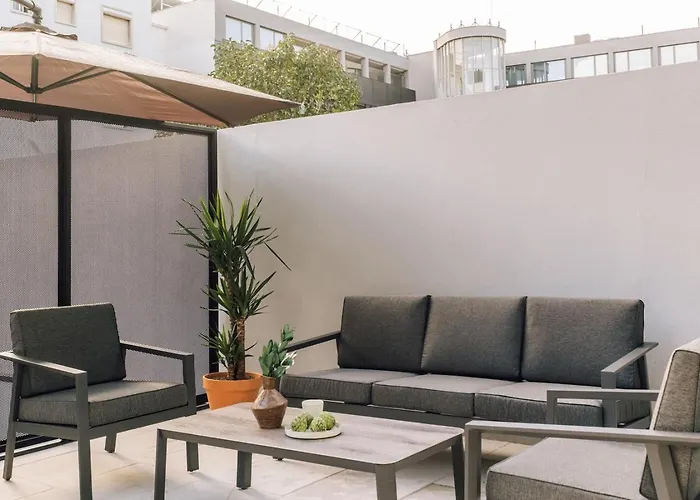 Peniche - 2 Bedrooms And Terrace In Santo Antonio Lisboa